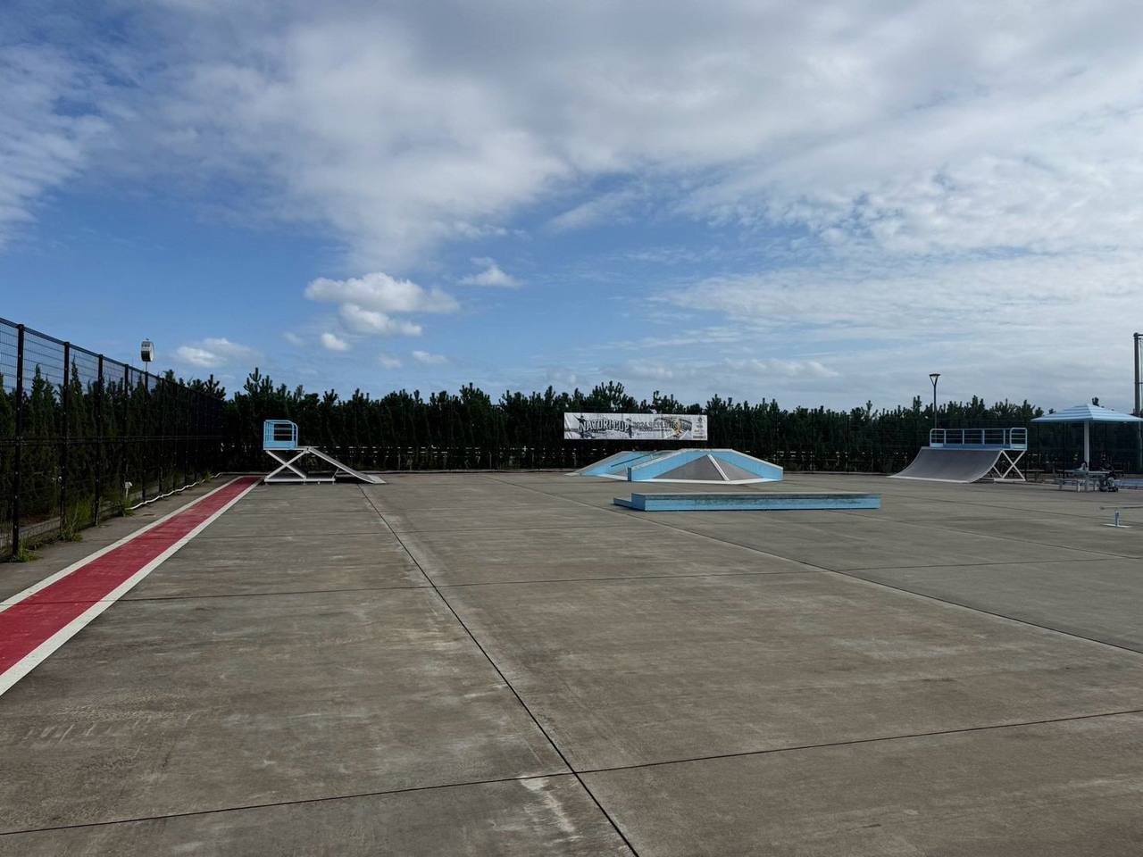 スケートボード場